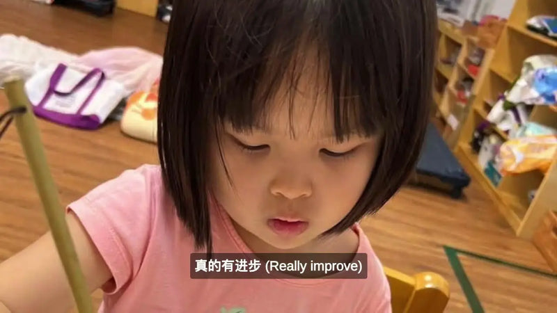 彼女の中国語は今では私たちよりも上手になっているかもしれませんね！